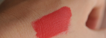 Первая красная помада Max Factor Lipfinity Velvet Matte #025