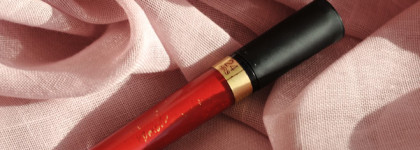 Первая красная помада Max Factor Lipfinity Velvet Matte #025