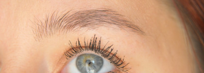 Неоднозначные продукты для макияжа глаз: MAC In Extrime Dimension 24HR Kajal Eye Liner / MAC Magic Extension 5 mm fiber Mascara