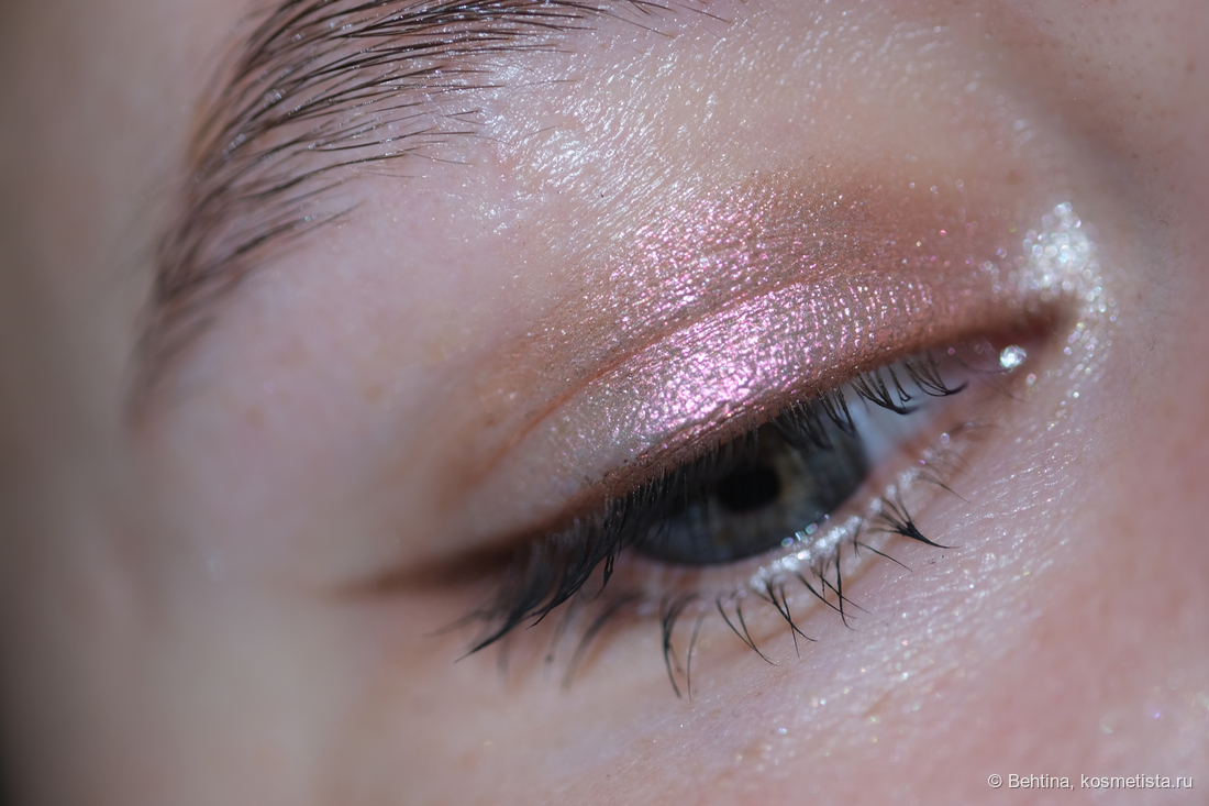 Дневной свет от окна, пасмурно