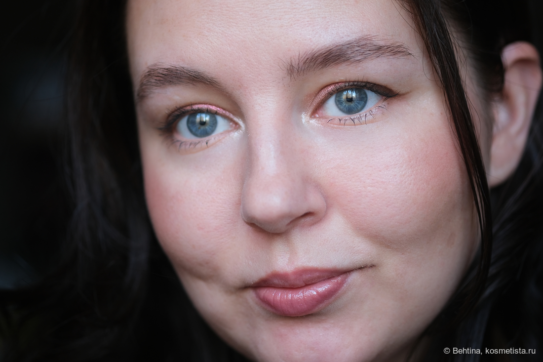 Дневной свет от окна, пасмурно