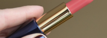 Не эксцентричная Estée Lauder Pure Color Envy Sculpting Lipstick 260 Eccentric