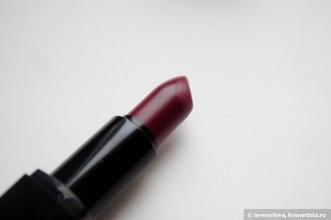 Л'этуаль увлажняющая помада для губ comme il faut 216 black tie bordeaux