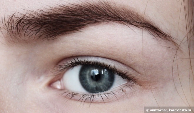 Неоднозначная тушь MAC False Lashes Extreme Black Mascara Volume & Cobre Noir Intense