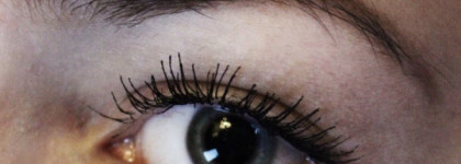 Неоднозначная тушь MAC False Lashes Extreme Black Mascara Volume & Cobre Noir Intense