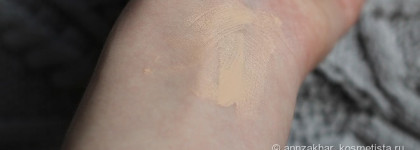 Главные прорабы. Тональная основа Rimmel Match Perfection SPF 20 # 010 Light Porcelain & Dior Backstage Blender #10 Teint/Face