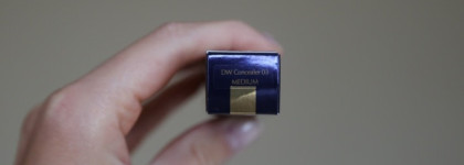 Маскировка на отлично с Estée Lauder Stay-in-Place Flawless Wear Concealer SPF 10 в оттенке 03 Medium