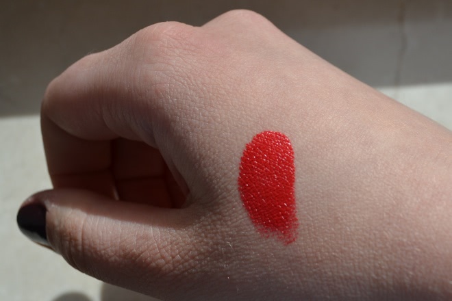 Лёд и пламя вместе с помадой от Revlon