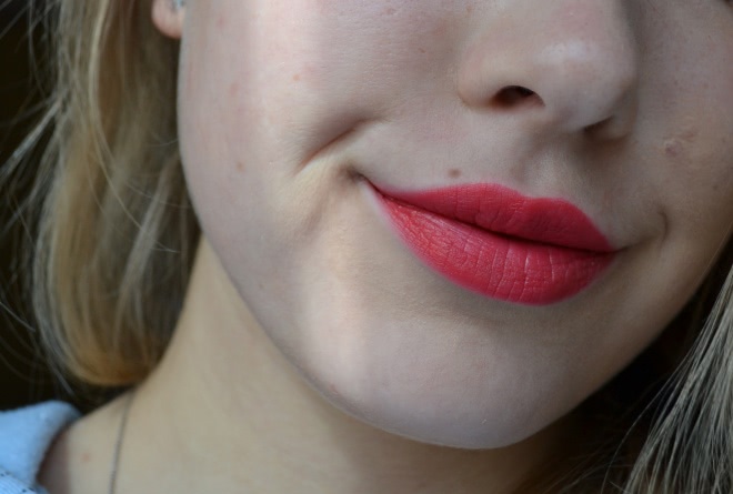 Лёд и пламя вместе с помадой от Revlon