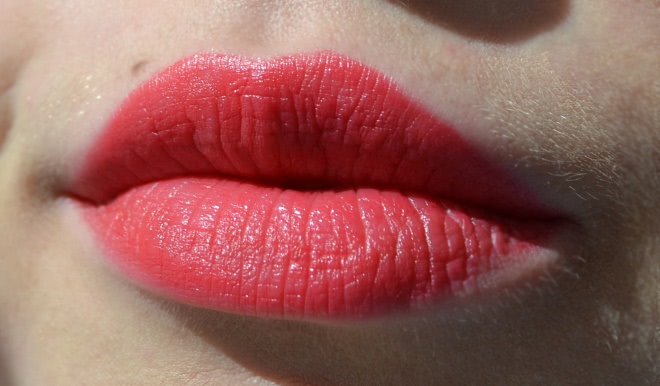 Лёд и пламя вместе с помадой от Revlon