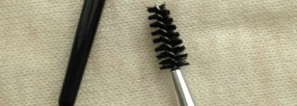 Мои первые тени для бровей - NYX Eyebrow cake powder в оттенке Ecp06 (Blonde)