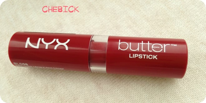 Мои творцы алых губ от Nyx- карандаш в оттенке Hot Red и помада Butter Lipstick в оттенке Mary Janes
