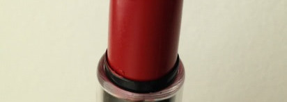 Мои творцы алых губ от Nyx- карандаш в оттенке Hot Red  и помада Butter Lipstick в оттенке Mary Janes
