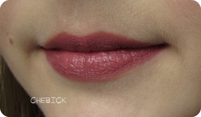 Стойкая помада для губ Essence Longlasting Lipstick в двух оттенках 06 Barely there и 07 Natural beauty