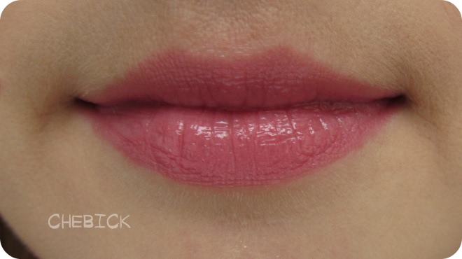 Стойкая помада для губ Essence Longlasting Lipstick в двух оттенках 06 Barely there и 07 Natural beauty