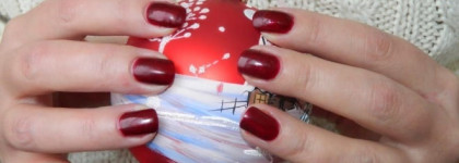 Рождественская омела - OPI Red Fingers & Mistletoes