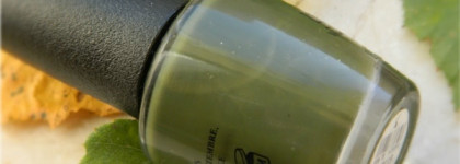 В стиле милитари или OPI Suzi – The First Lady of Nails