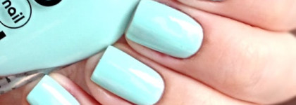 Ах это мятное свечение.......NailLOOK "Baby mint"