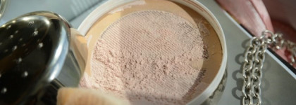 Драгоценная пудра Caron "Translucide", или моя пушистая вуаль