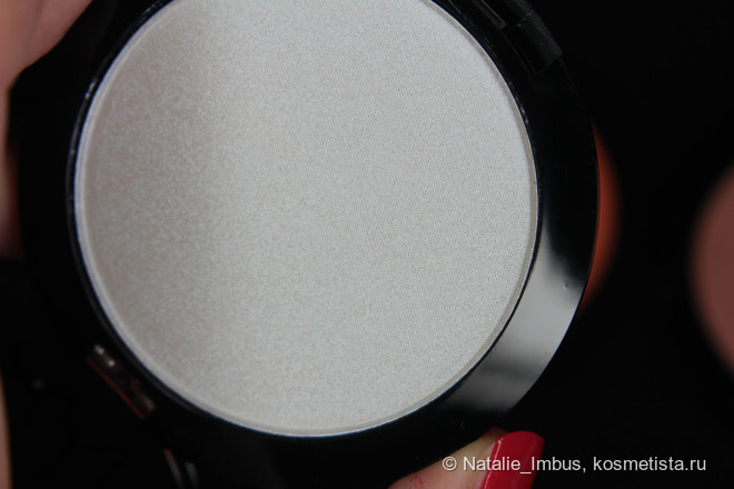 NYX Duo Chromatic Illuminating Powder. Обзор трех оттенков