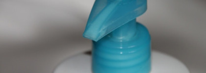 Я в замешательстве. Очищающий пенящийся крем Uriage Creme Lavante