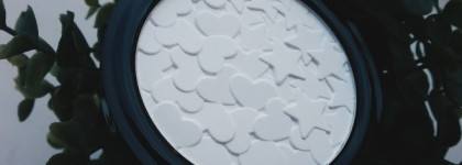 Будь моим Валентином: матирующая прозрачная пудра Essence valentine – who cares? тон 01 guys allowed, Not