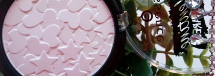 Будь моим Валентином: матирующая прозрачная пудра Essence valentine – who cares? тон 01 guys allowed, Not