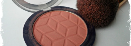 Шелковистые матовые Lumene Touch of Radiance №30. Позволь естественности прикоснуться к твоей коже