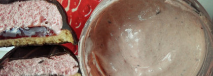 Мои любимцы от MeelaMeelo - грязевая и клубничная маски для лица, масок эффективнее я ещё не встречала