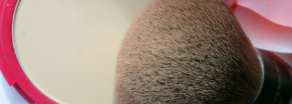 Бюджетная пудра вуаль, делает кожу бархатистой, матирует на 5-6 часов! Пудра компактная Bourjois Healthy Balance #52 Vanille