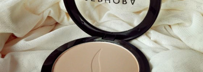 Любовь далеко не с первого применения с компактной матирующей пудрой Sephora Poudre compacte matifiante 8H оттенок #21