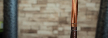 Бронза на глазах c Flormar Color Liner 01 V for Victory