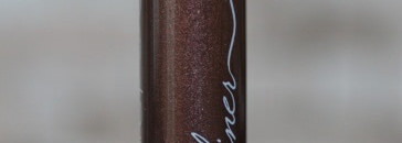 Бронза на глазах c Flormar Color Liner 01 V for Victory