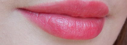 Одно из любимых средств для макияжа губ в моей косметичке - Chubby Stick от Clinique в оттенке Two Ton Tomato