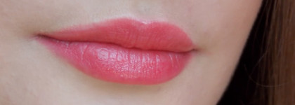 Одно из любимых средств для макияжа губ в моей косметичке - Chubby Stick от Clinique в оттенке Two Ton Tomato