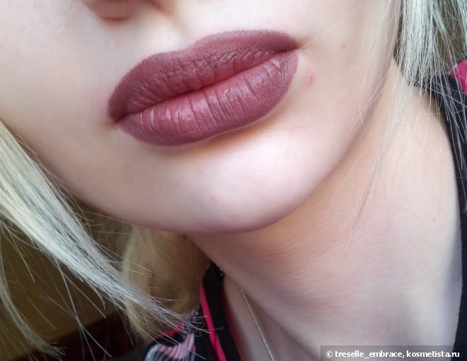 Карандаш для губ Essence Lipliner в оттенке 05 Soft berry