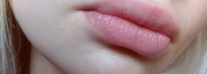 Карандаш для губ Essence Lipliner в оттенке 05 Soft berry