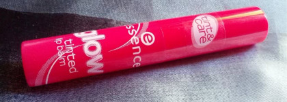 Essence Glow Tinted Lip Balm в оттенке 01 Light Up