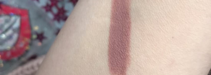 Sexy Lipstick Pen Velvet: помада-карандаш Romanovamakeup в оттенке Praline