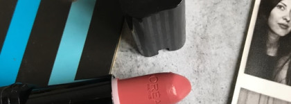 Увлажняющая губная помада Color Riche, коллекция Karl Lagerfeld x L’Oreal Paris, оттенок 01 Культовый / Kultured