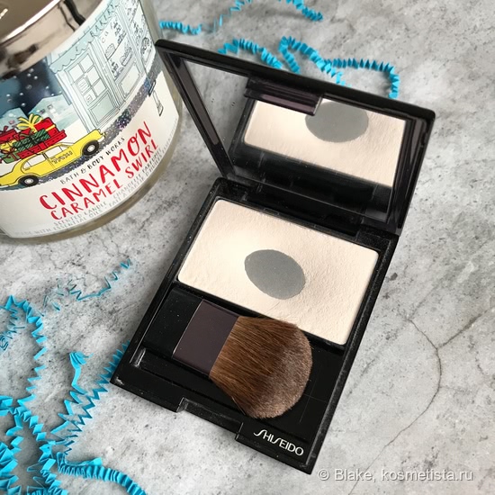 Тот самый хайлайтер-бестселлер Shiseido Luminizing Satin Face Color, который за много лет никто не смог "догнать"