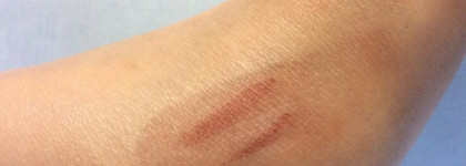 Любимая Lumene Blueberry Liquid Eyeliner 02