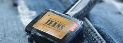 Идеальный лак для любителей песочных текстур и...джинсов. Konad Jeans Collection в оттенке Midnight Blue Jeans