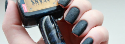 Идеальный лак для любителей песочных текстур и...джинсов. Konad Jeans Collection в оттенке Midnight Blue Jeans