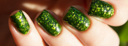 Лак, словно созданный для новогоднего маникюра: Anna Gorelova by Dance Legend "Мавка" + дизайн