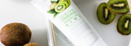 Лёгкий пилинг FarmStay All-in-one Whitening Peeling Gel Kiwi