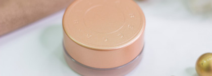 Успеть купить: Becca Under Eye Brightening Corrector в оттенке Light to medium