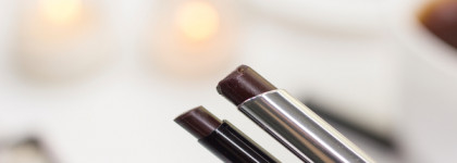 Не скопировали, а вдохновились? Помады-бальзамы Influence beauty Petroleum Black money VS Clinique Black Honey