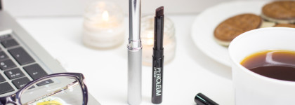 Не скопировали, а вдохновились? Помады-бальзамы Influence beauty Petroleum Black money VS Clinique Black Honey