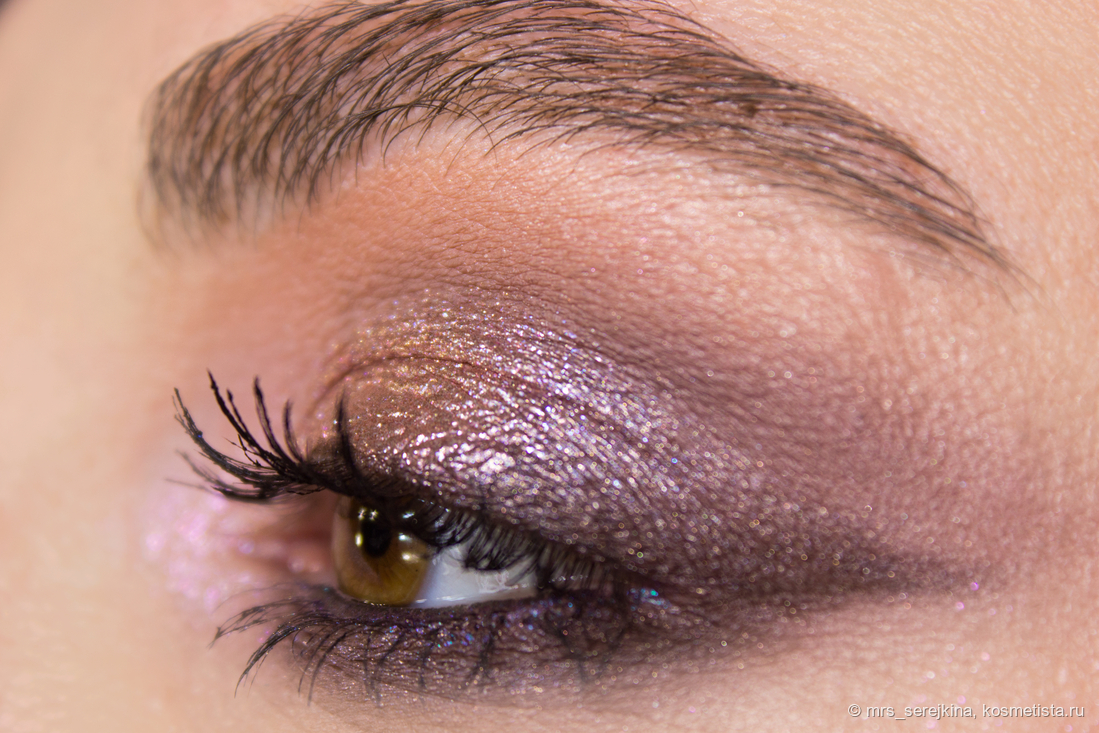 Идиллия лилий, как подложка жидкие тени Vivienne Sabo Artiste 24/7 05 Gris mat beige + NYX Glitter primer